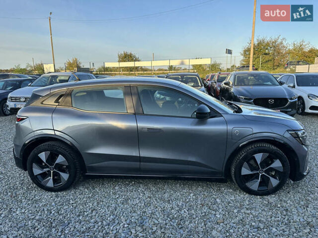 Серый Рено Megane E-Tech, объемом двигателя 0 л и пробегом 90 тыс. км за 19450 $, фото 12 на Automoto.ua