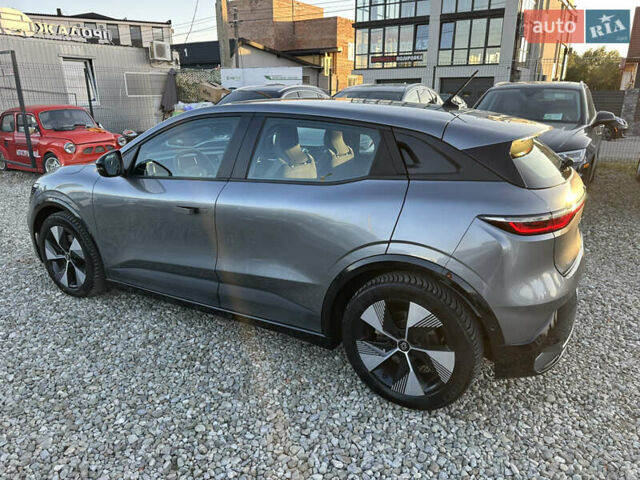 Серый Рено Megane E-Tech, объемом двигателя 0 л и пробегом 90 тыс. км за 19450 $, фото 7 на Automoto.ua