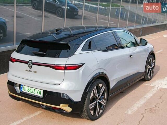 Серый Рено Megane E-Tech, объемом двигателя 0 л и пробегом 54 тыс. км за 22800 $, фото 7 на Automoto.ua