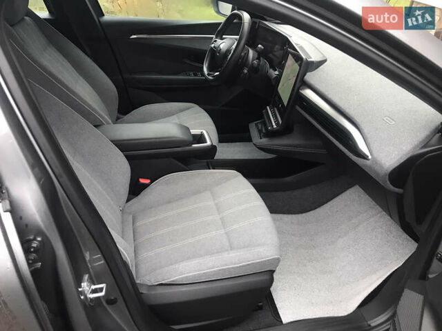 Сірий Рено Megane E-Tech, об'ємом двигуна 0 л та пробігом 40 тис. км за 19400 $, фото 24 на Automoto.ua