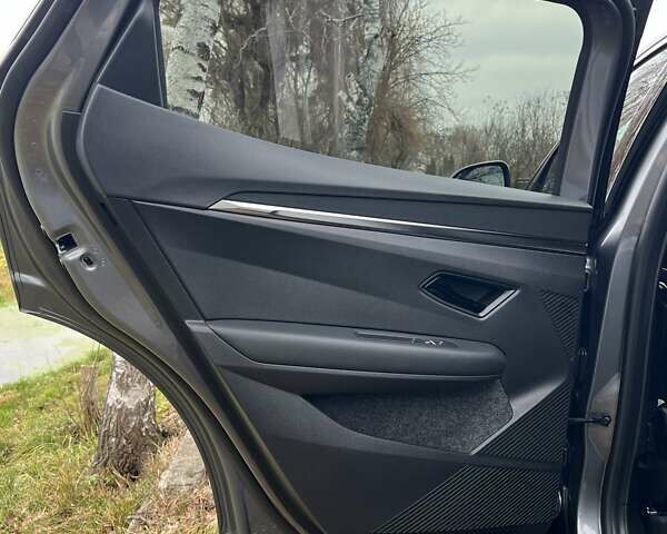 Серый Рено Megane E-Tech, объемом двигателя 0 л и пробегом 33 тыс. км за 23450 $, фото 21 на Automoto.ua