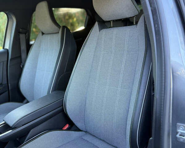 Серый Рено Megane E-Tech, объемом двигателя 0 л и пробегом 100 тыс. км за 22300 $, фото 87 на Automoto.ua