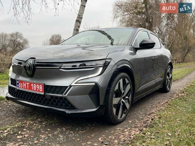 Серый Рено Megane E-Tech, объемом двигателя 0 л и пробегом 33 тыс. км за 23450 $, фото 2 на Automoto.ua