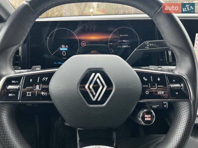 Серый Рено Megane E-Tech, объемом двигателя 0 л и пробегом 33 тыс. км за 23450 $, фото 37 на Automoto.ua