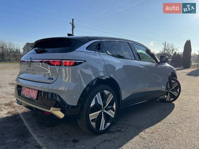Серый Рено Megane E-Tech, объемом двигателя 0 л и пробегом 5 тыс. км за 23150 $, фото 7 на Automoto.ua