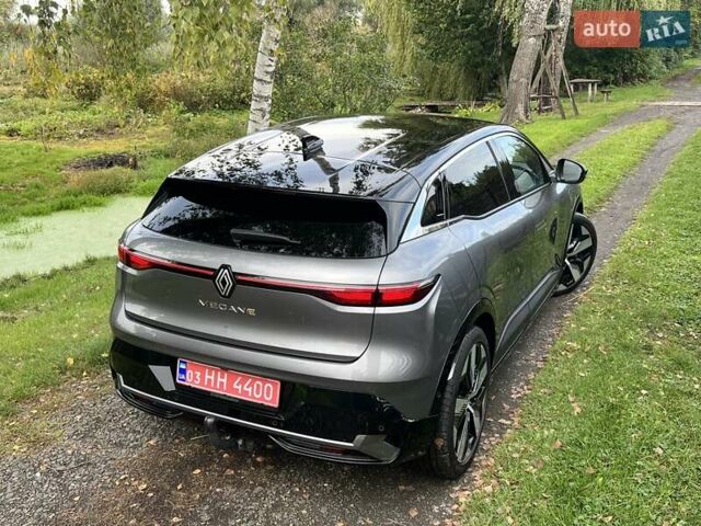 Серый Рено Megane E-Tech, объемом двигателя 0 л и пробегом 65 тыс. км за 23500 $, фото 42 на Automoto.ua
