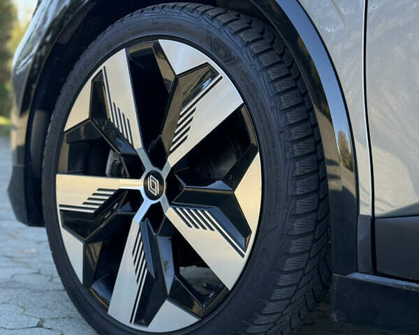Серый Рено Megane E-Tech, объемом двигателя 0 л и пробегом 100 тыс. км за 22300 $, фото 20 на Automoto.ua