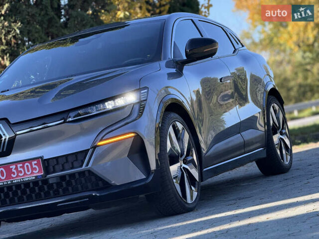 Серый Рено Megane E-Tech, объемом двигателя 0 л и пробегом 100 тыс. км за 22300 $, фото 5 на Automoto.ua