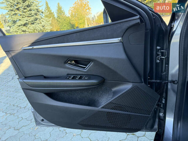 Серый Рено Megane E-Tech, объемом двигателя 0 л и пробегом 100 тыс. км за 22300 $, фото 46 на Automoto.ua