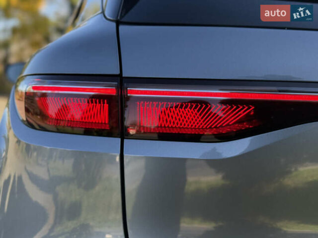 Серый Рено Megane E-Tech, объемом двигателя 0 л и пробегом 100 тыс. км за 22300 $, фото 39 на Automoto.ua