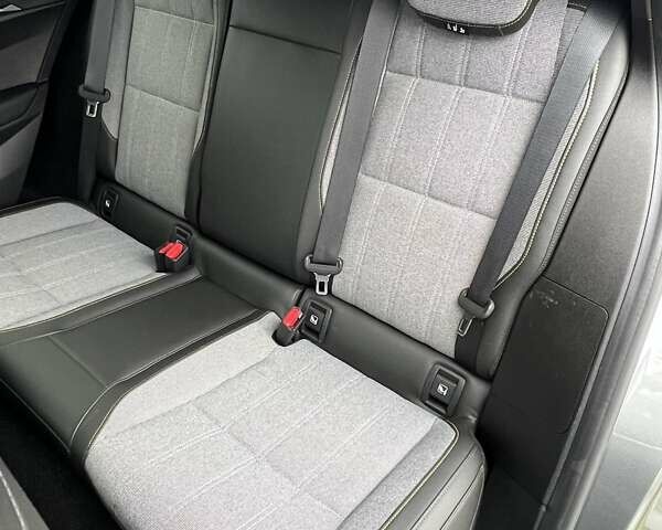 Серый Рено Megane E-Tech, объемом двигателя 0 л и пробегом 33 тыс. км за 23450 $, фото 23 на Automoto.ua