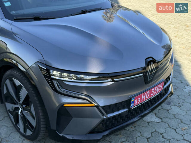 Серый Рено Megane E-Tech, объемом двигателя 0 л и пробегом 100 тыс. км за 22300 $, фото 14 на Automoto.ua