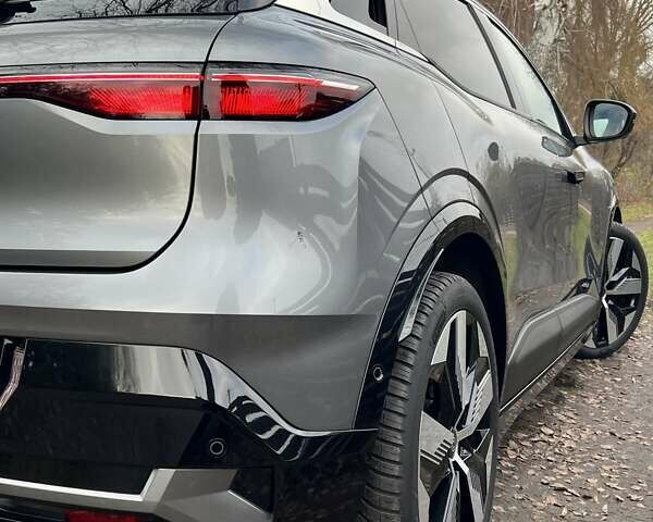 Серый Рено Megane E-Tech, объемом двигателя 0 л и пробегом 33 тыс. км за 23450 $, фото 8 на Automoto.ua