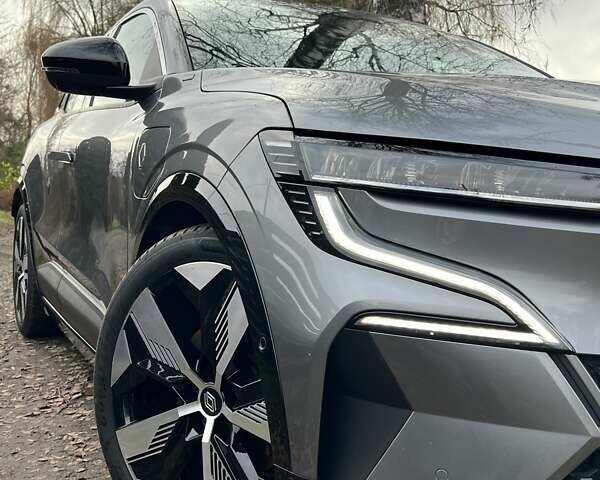 Серый Рено Megane E-Tech, объемом двигателя 0 л и пробегом 33 тыс. км за 23450 $, фото 14 на Automoto.ua