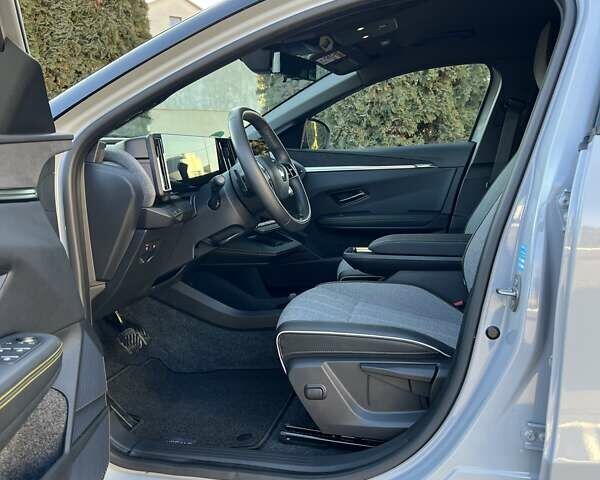 Сірий Рено Megane E-Tech, об'ємом двигуна 0 л та пробігом 5 тис. км за 23450 $, фото 25 на Automoto.ua