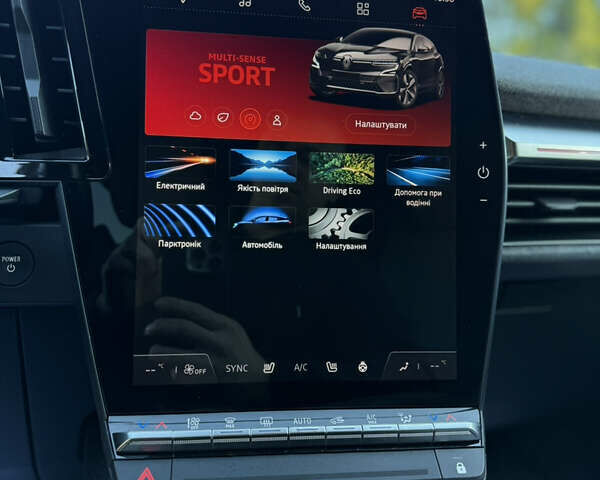 Серый Рено Megane E-Tech, объемом двигателя 0 л и пробегом 100 тыс. км за 22300 $, фото 65 на Automoto.ua