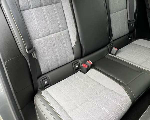 Серый Рено Megane E-Tech, объемом двигателя 0 л и пробегом 33 тыс. км за 23450 $, фото 26 на Automoto.ua