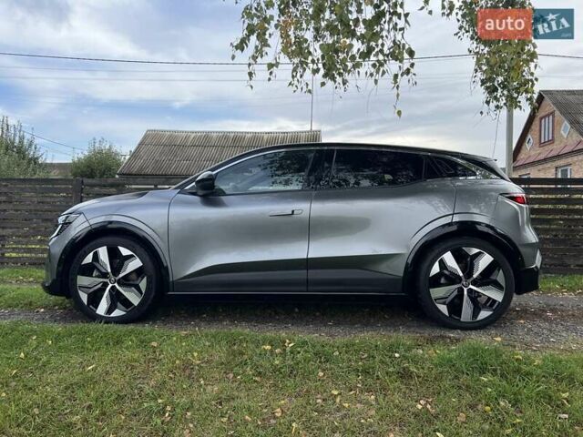Серый Рено Megane E-Tech, объемом двигателя 0 л и пробегом 65 тыс. км за 23500 $, фото 6 на Automoto.ua