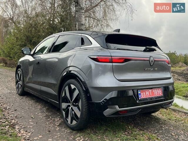 Серый Рено Megane E-Tech, объемом двигателя 0 л и пробегом 33 тыс. км за 23450 $, фото 4 на Automoto.ua