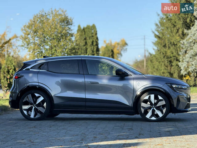 Серый Рено Megane E-Tech, объемом двигателя 0 л и пробегом 100 тыс. км за 22300 $, фото 18 на Automoto.ua