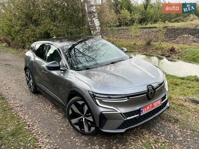 Серый Рено Megane E-Tech, объемом двигателя 0 л и пробегом 33 тыс. км за 23450 $, фото 50 на Automoto.ua