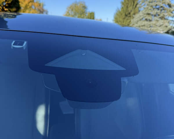 Серый Рено Megane E-Tech, объемом двигателя 0 л и пробегом 100 тыс. км за 22300 $, фото 29 на Automoto.ua