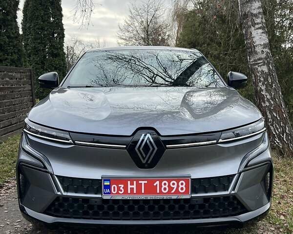 Серый Рено Megane E-Tech, объемом двигателя 0 л и пробегом 33 тыс. км за 23450 $, фото 15 на Automoto.ua