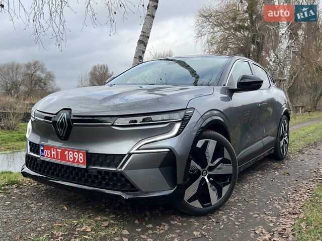 Серый Рено Megane E-Tech, объемом двигателя 0 л и пробегом 33 тыс. км за 23450 $, фото 1 на Automoto.ua