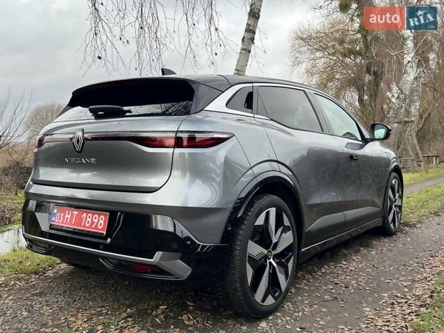 Серый Рено Megane E-Tech, объемом двигателя 0 л и пробегом 33 тыс. км за 23450 $, фото 10 на Automoto.ua