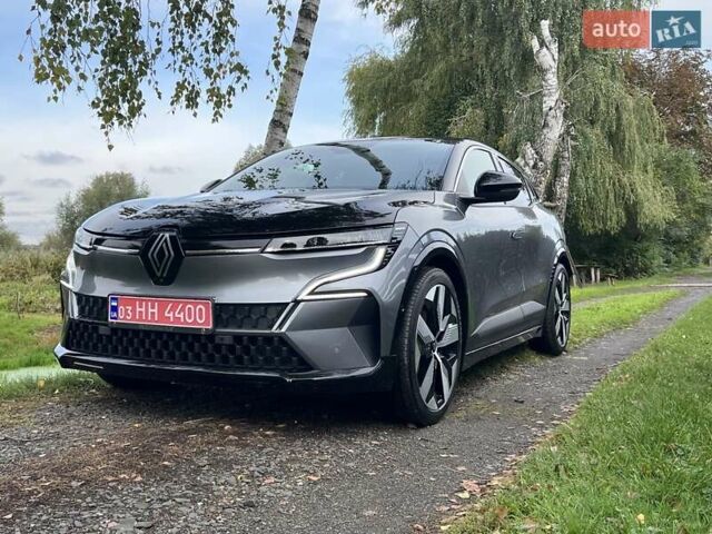 Серый Рено Megane E-Tech, объемом двигателя 0 л и пробегом 65 тыс. км за 23500 $, фото 9 на Automoto.ua