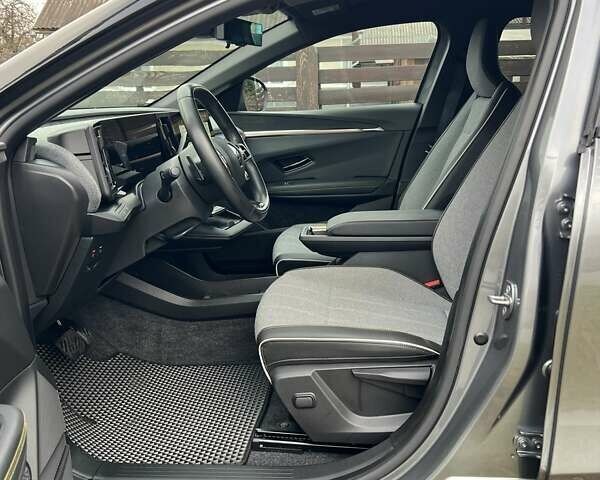 Серый Рено Megane E-Tech, объемом двигателя 0 л и пробегом 33 тыс. км за 23450 $, фото 17 на Automoto.ua