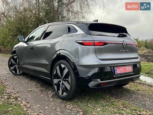 Серый Рено Megane E-Tech, объемом двигателя 0 л и пробегом 33 тыс. км за 23450 $, фото 5 на Automoto.ua