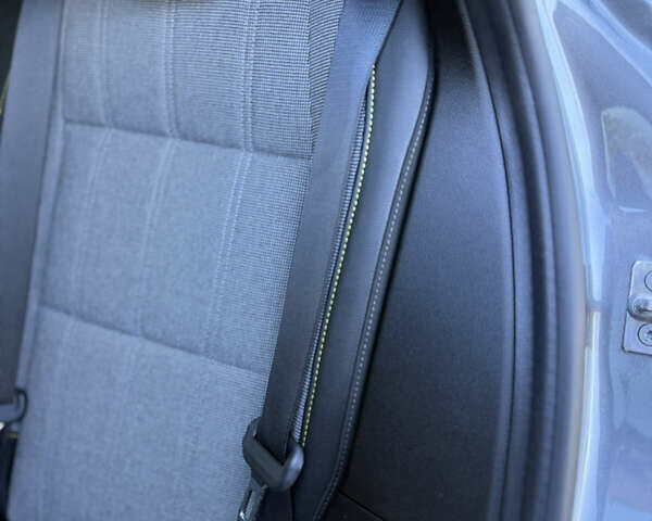 Серый Рено Megane E-Tech, объемом двигателя 0 л и пробегом 100 тыс. км за 22300 $, фото 85 на Automoto.ua