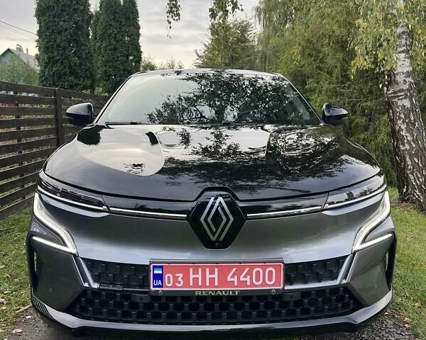Серый Рено Megane E-Tech, объемом двигателя 0 л и пробегом 65 тыс. км за 23500 $, фото 10 на Automoto.ua