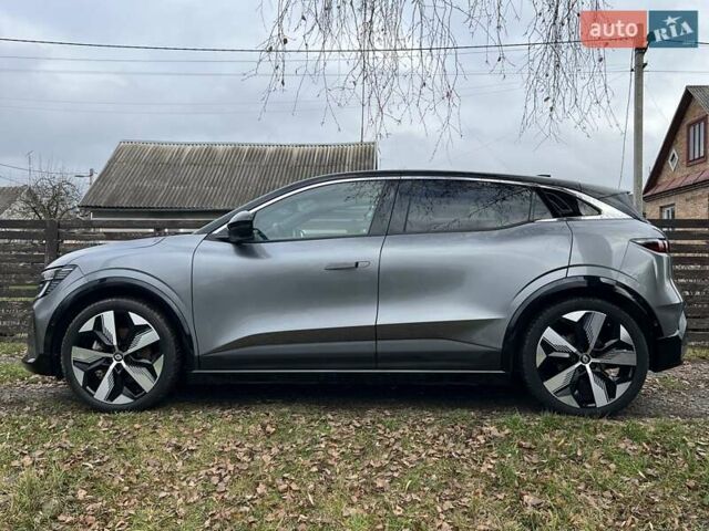 Серый Рено Megane E-Tech, объемом двигателя 0 л и пробегом 33 тыс. км за 23450 $, фото 3 на Automoto.ua