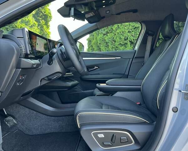 Серый Рено Megane E-Tech, объемом двигателя 0 л и пробегом 2 тыс. км за 26500 $, фото 19 на Automoto.ua