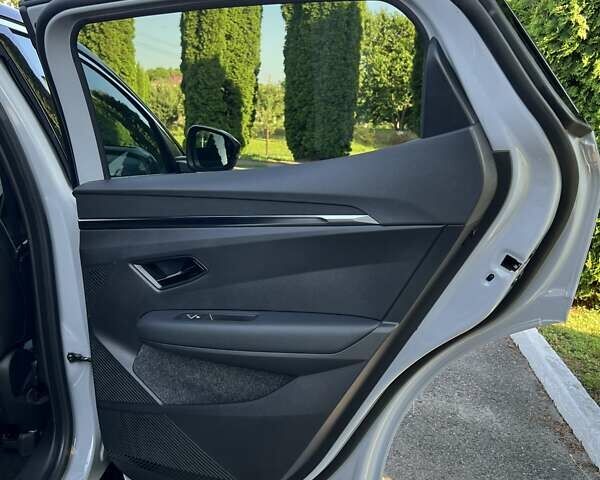 Серый Рено Megane E-Tech, объемом двигателя 0 л и пробегом 2 тыс. км за 26500 $, фото 30 на Automoto.ua