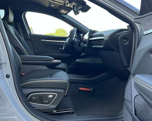 Серый Рено Megane E-Tech, объемом двигателя 0 л и пробегом 2 тыс. км за 26500 $, фото 34 на Automoto.ua