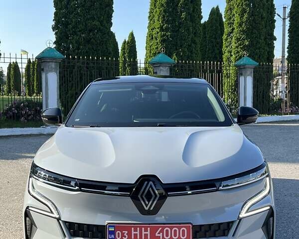 Серый Рено Megane E-Tech, объемом двигателя 0 л и пробегом 2 тыс. км за 26500 $, фото 12 на Automoto.ua