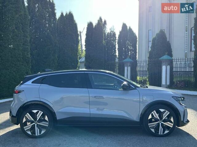 Серый Рено Megane E-Tech, объемом двигателя 0 л и пробегом 2 тыс. км за 26500 $, фото 8 на Automoto.ua