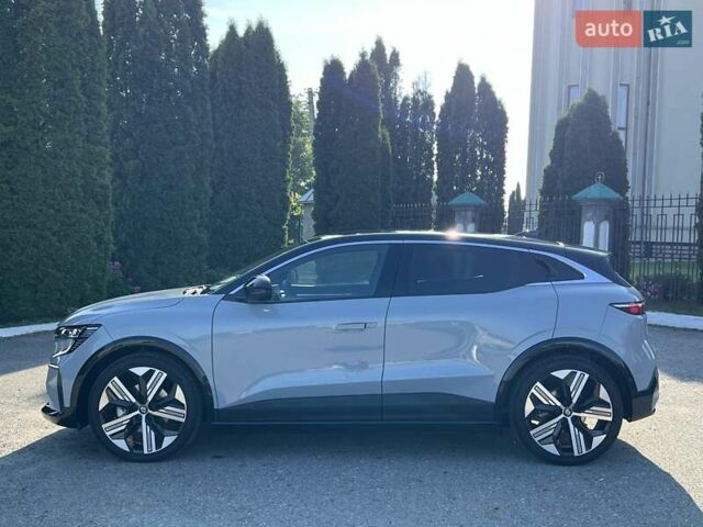 Серый Рено Megane E-Tech, объемом двигателя 0 л и пробегом 2 тыс. км за 26500 $, фото 2 на Automoto.ua