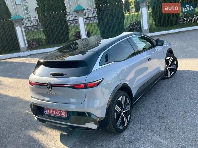 Серый Рено Megane E-Tech, объемом двигателя 0 л и пробегом 2 тыс. км за 26500 $, фото 17 на Automoto.ua