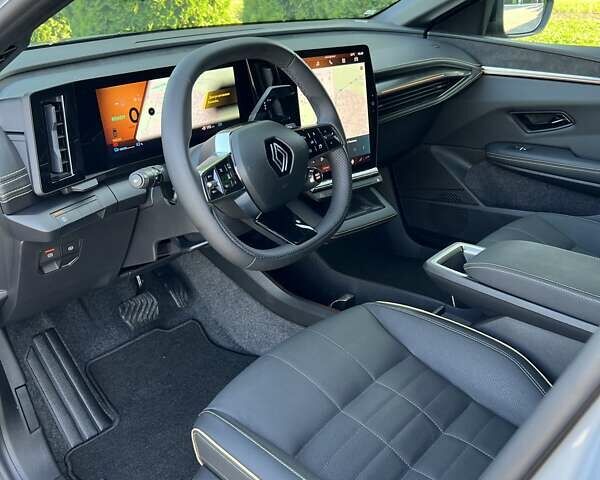 Серый Рено Megane E-Tech, объемом двигателя 0 л и пробегом 2 тыс. км за 26500 $, фото 21 на Automoto.ua