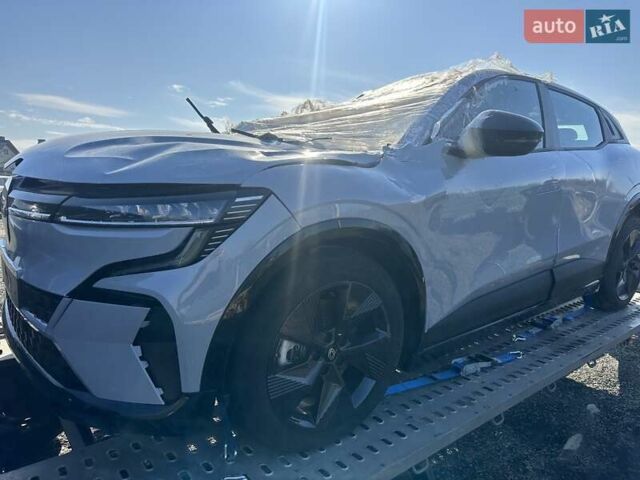 Сірий Рено Megane E-Tech, об'ємом двигуна 0 л та пробігом 10 тис. км за 11750 $, фото 2 на Automoto.ua