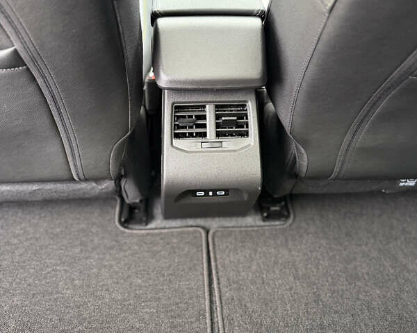 Серый Рено Megane E-Tech, объемом двигателя 0 л и пробегом 4 тыс. км за 31000 $, фото 41 на Automoto.ua