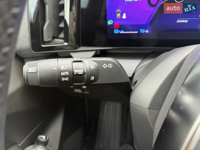 Серый Рено Megane E-Tech, объемом двигателя 0 л и пробегом 4 тыс. км за 31000 $, фото 58 на Automoto.ua