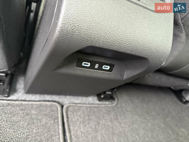 Серый Рено Megane E-Tech, объемом двигателя 0 л и пробегом 4 тыс. км за 31000 $, фото 42 на Automoto.ua