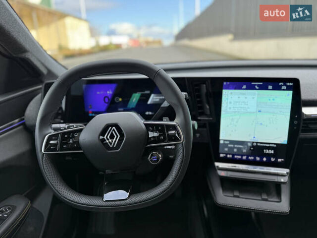 Серый Рено Megane E-Tech, объемом двигателя 0 л и пробегом 4 тыс. км за 31000 $, фото 39 на Automoto.ua