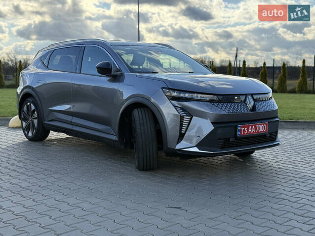 Серый Рено Megane E-Tech, объемом двигателя 0 л и пробегом 4 тыс. км за 31000 $, фото 4 на Automoto.ua