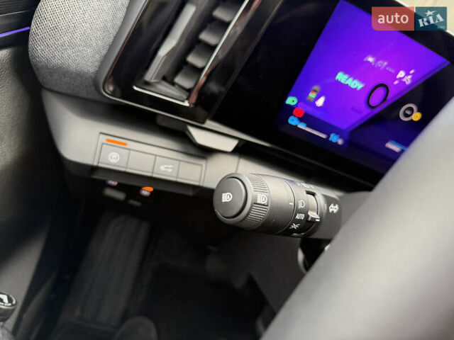 Серый Рено Megane E-Tech, объемом двигателя 0 л и пробегом 4 тыс. км за 31000 $, фото 57 на Automoto.ua